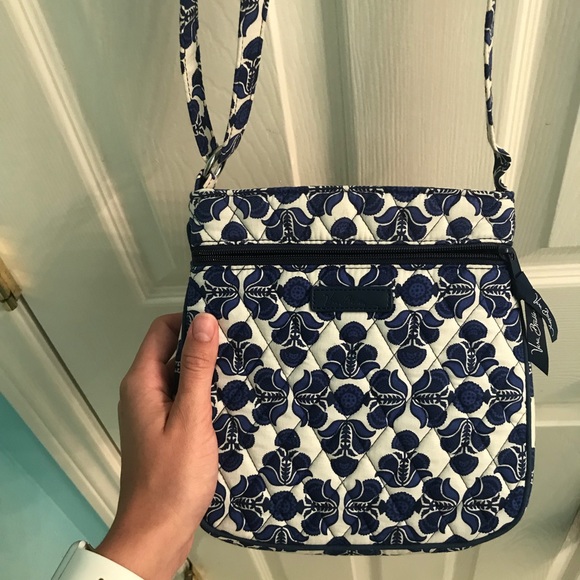 VERA BRADLEY SATCHEL - Picture 2 of 4